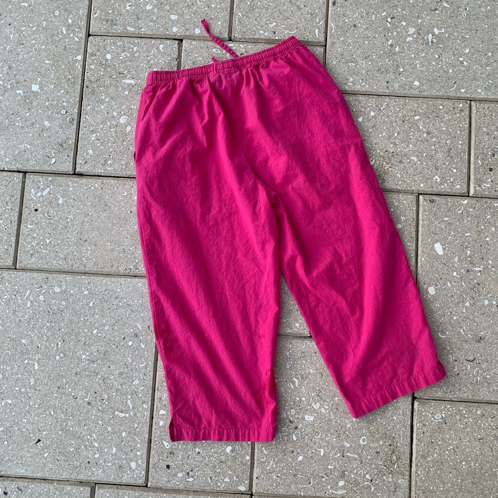 Pink Sea-Life 🌊 Embellished Capris 🐚 - Picture 5 of 5